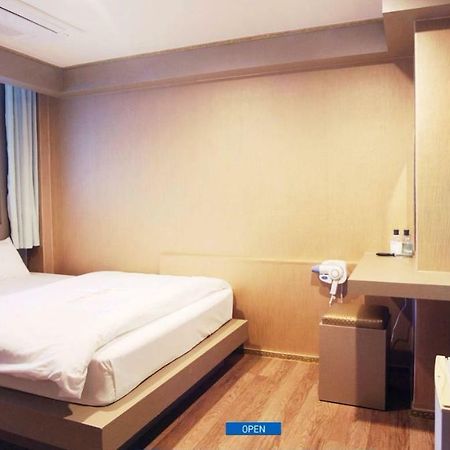Hotel Raum Чеджу Екстериор снимка