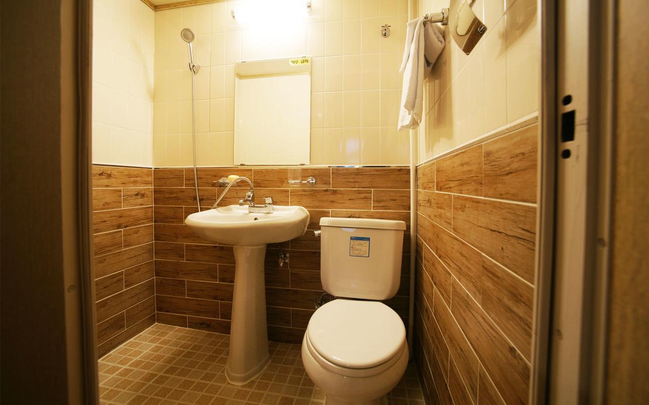 Hotel Raum Чеджу Екстериор снимка