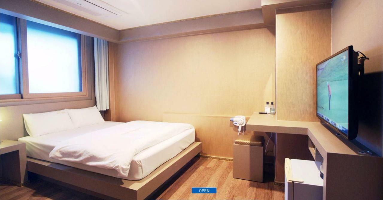 Hotel Raum Чеджу Екстериор снимка